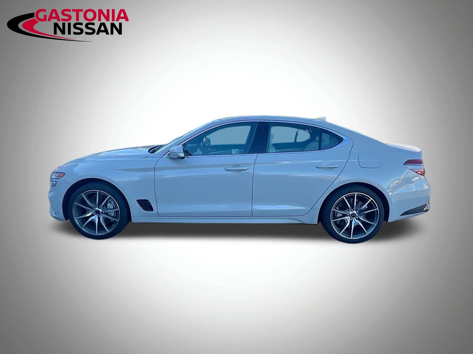 Used 2024 Genesis G70 2.5T image 5