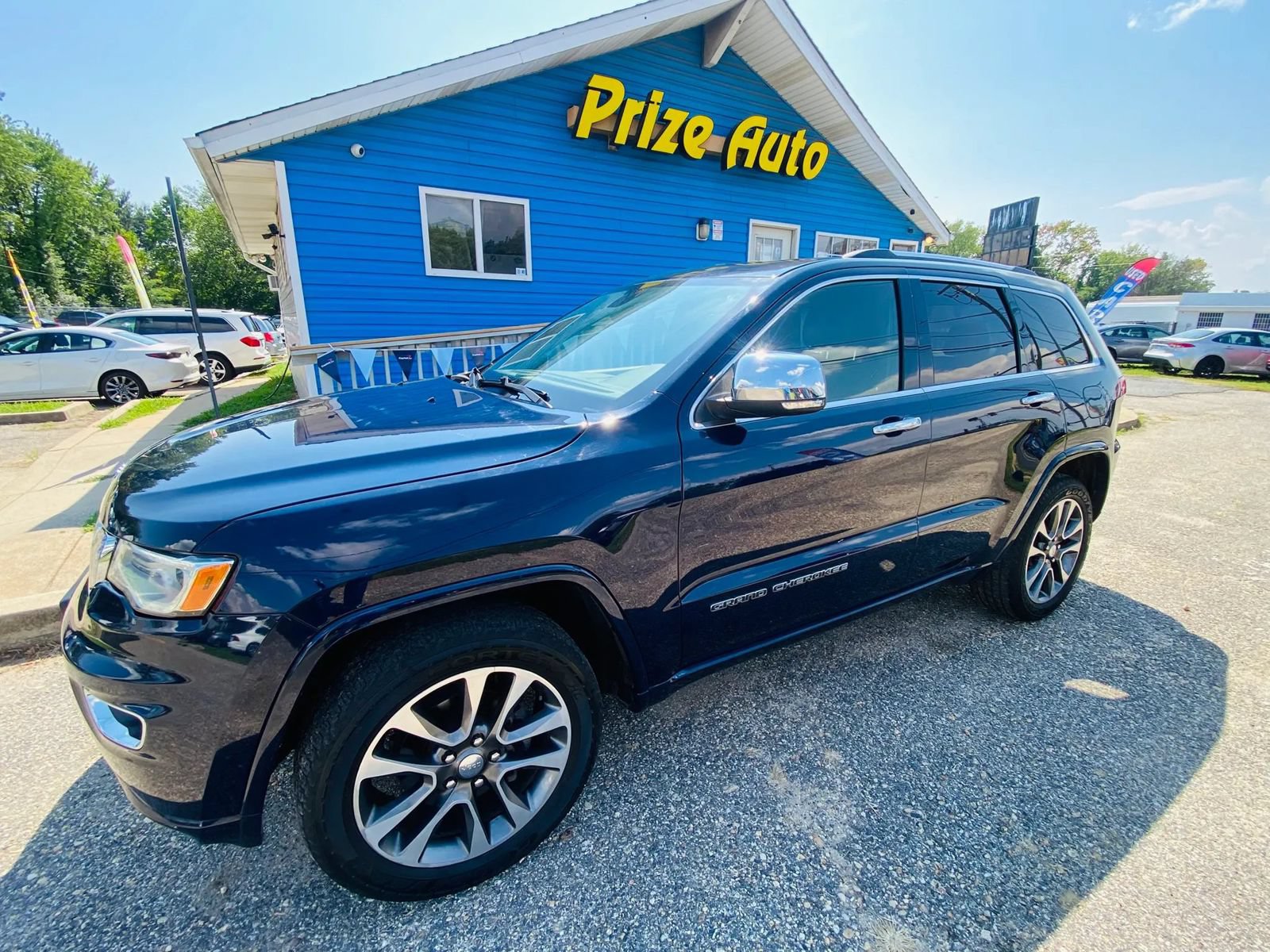 Used 2018 Jeep Grand Cherokee Overland AWD/4WD image 2
