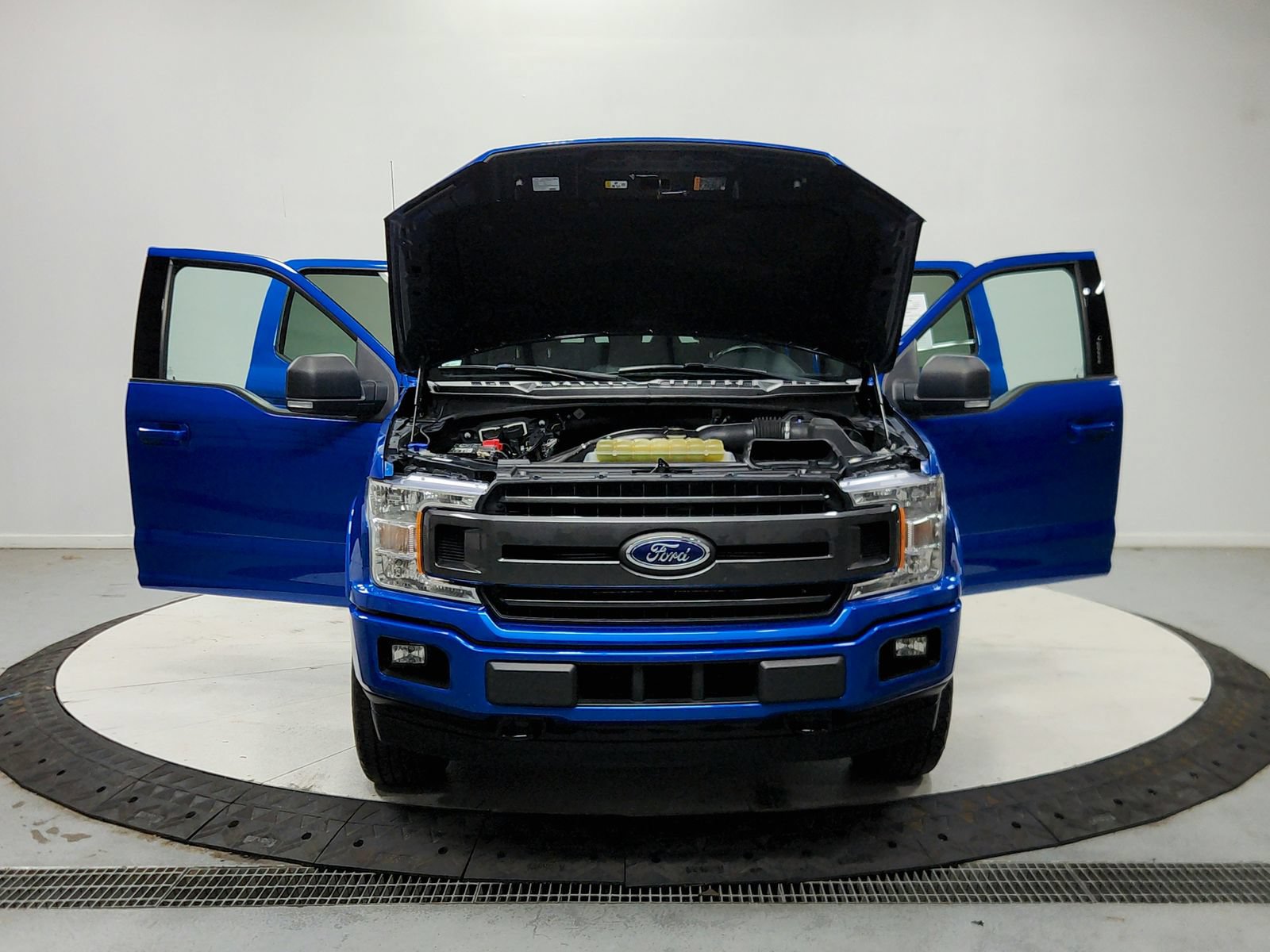 Used 2019 Ford F150 XLT w/ Equipment Group 302A Luxury AWD/4WD image 11