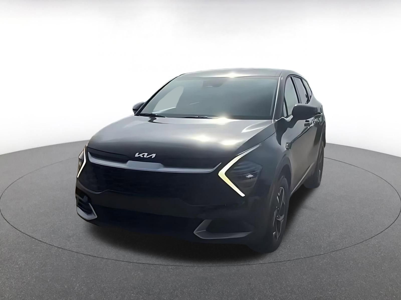 Used 2025 Kia Sportage LX image 7