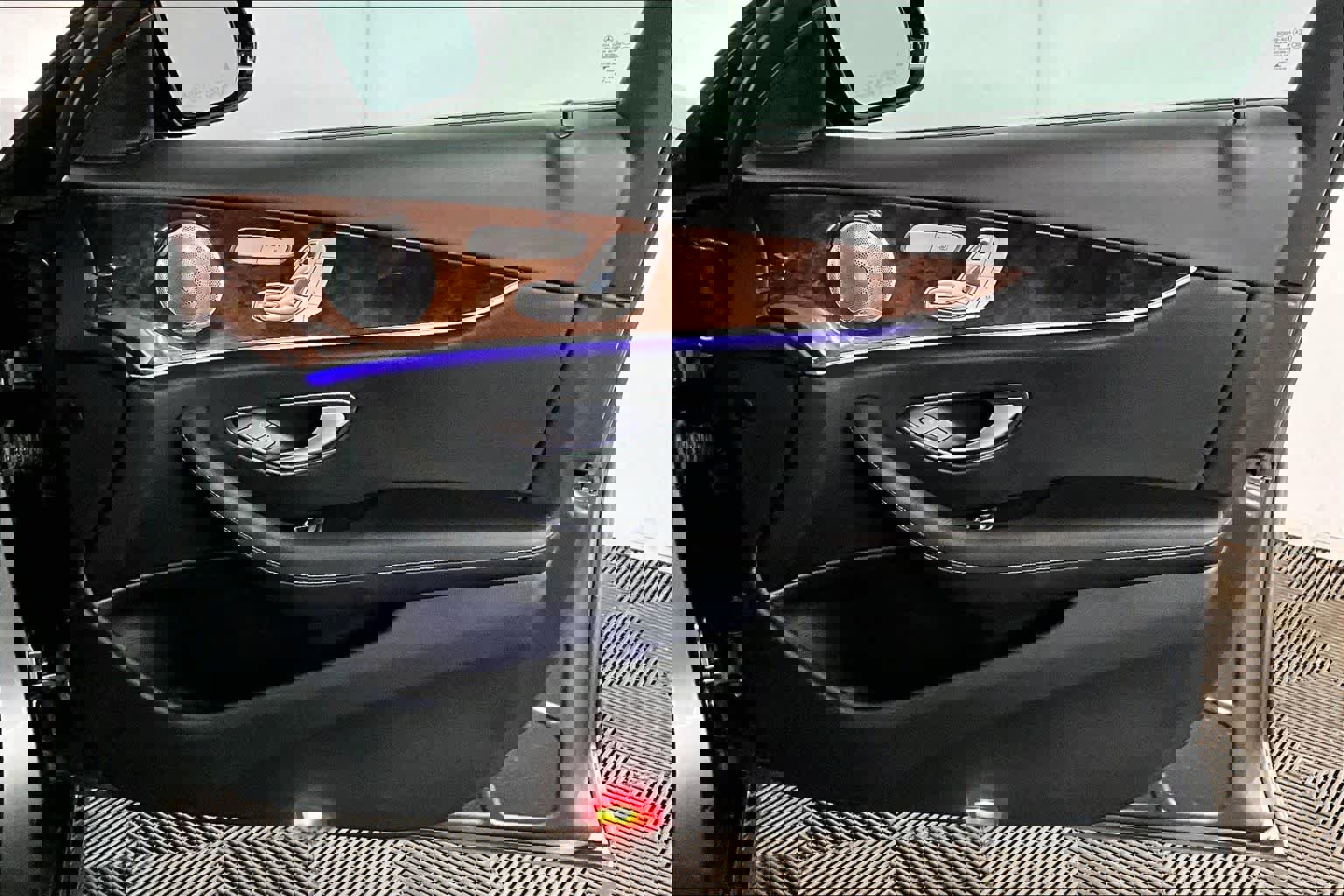 Used 2017 Mercedes-Benz E 300 4MATIC image 23