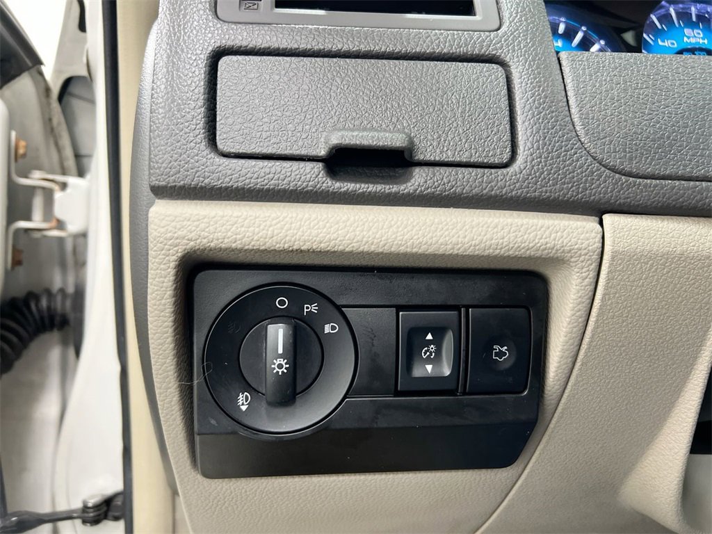 Used 2010 Ford Fusion SE image 16