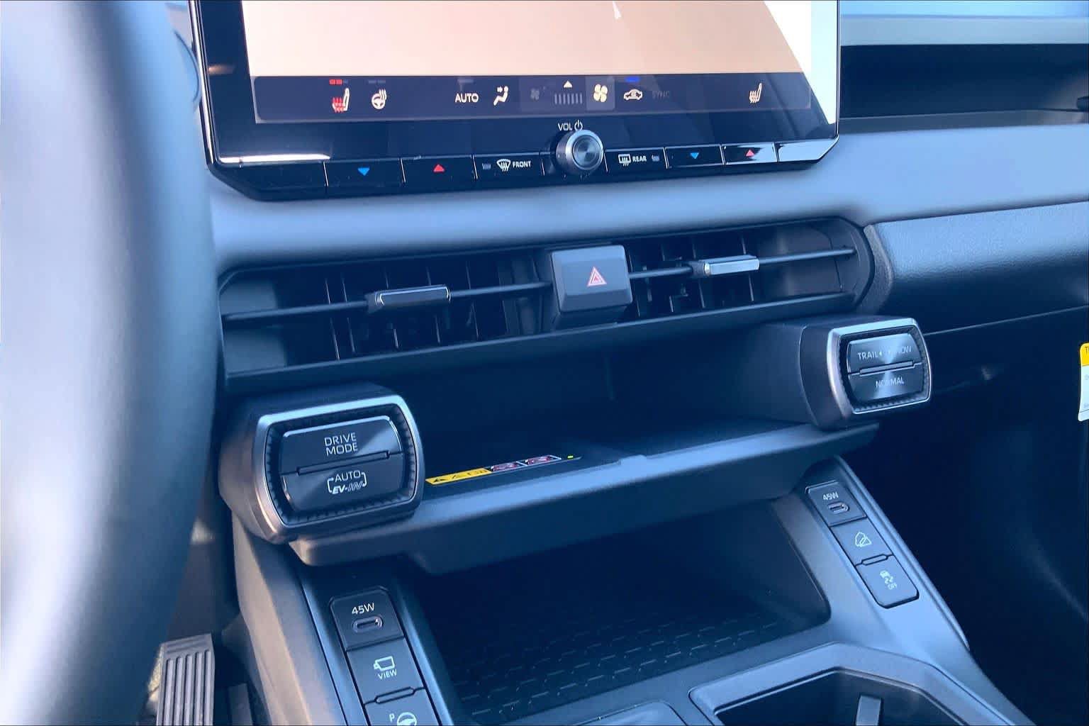 New 2026 Toyota RAV4 XSE AWD/4WD image 18