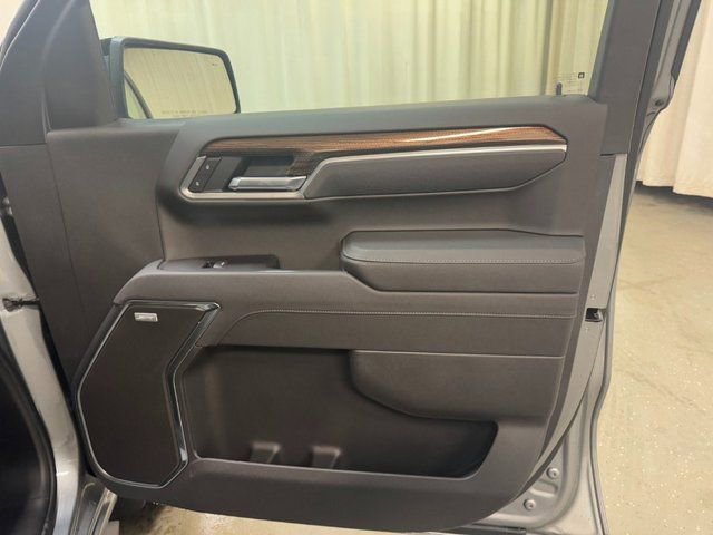 New 2026 Chevrolet Silverado 1500 RST w/ Dark Appearance Package image 39