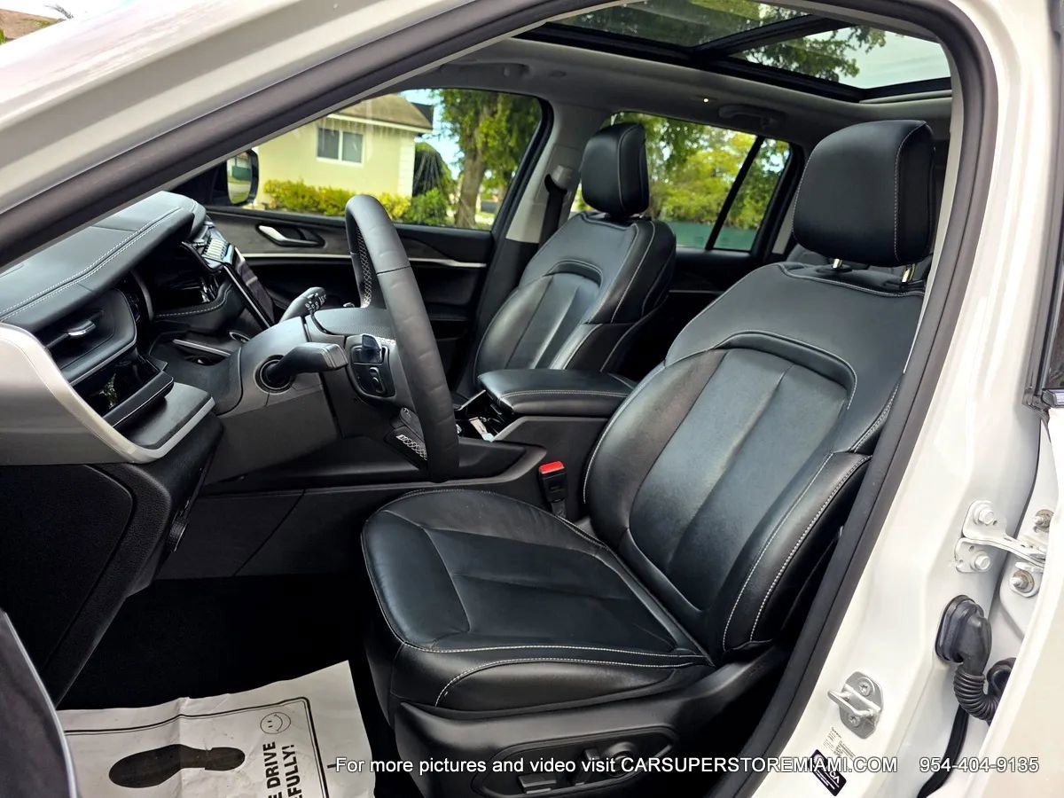 Used 2022 Jeep Grand Cherokee Limited 4xe image 24