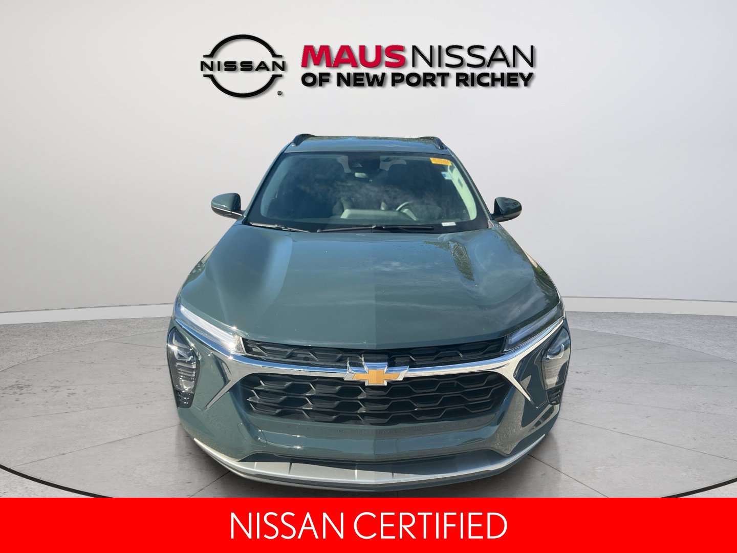 Used 2025 Chevrolet Trax LT w/ Driver Confidence Package FWD image 3