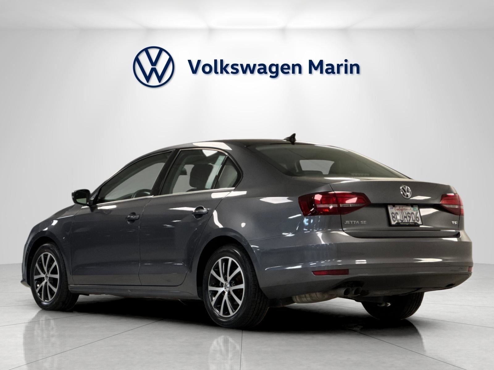 Used 2018 Volkswagen Jetta SE image 3