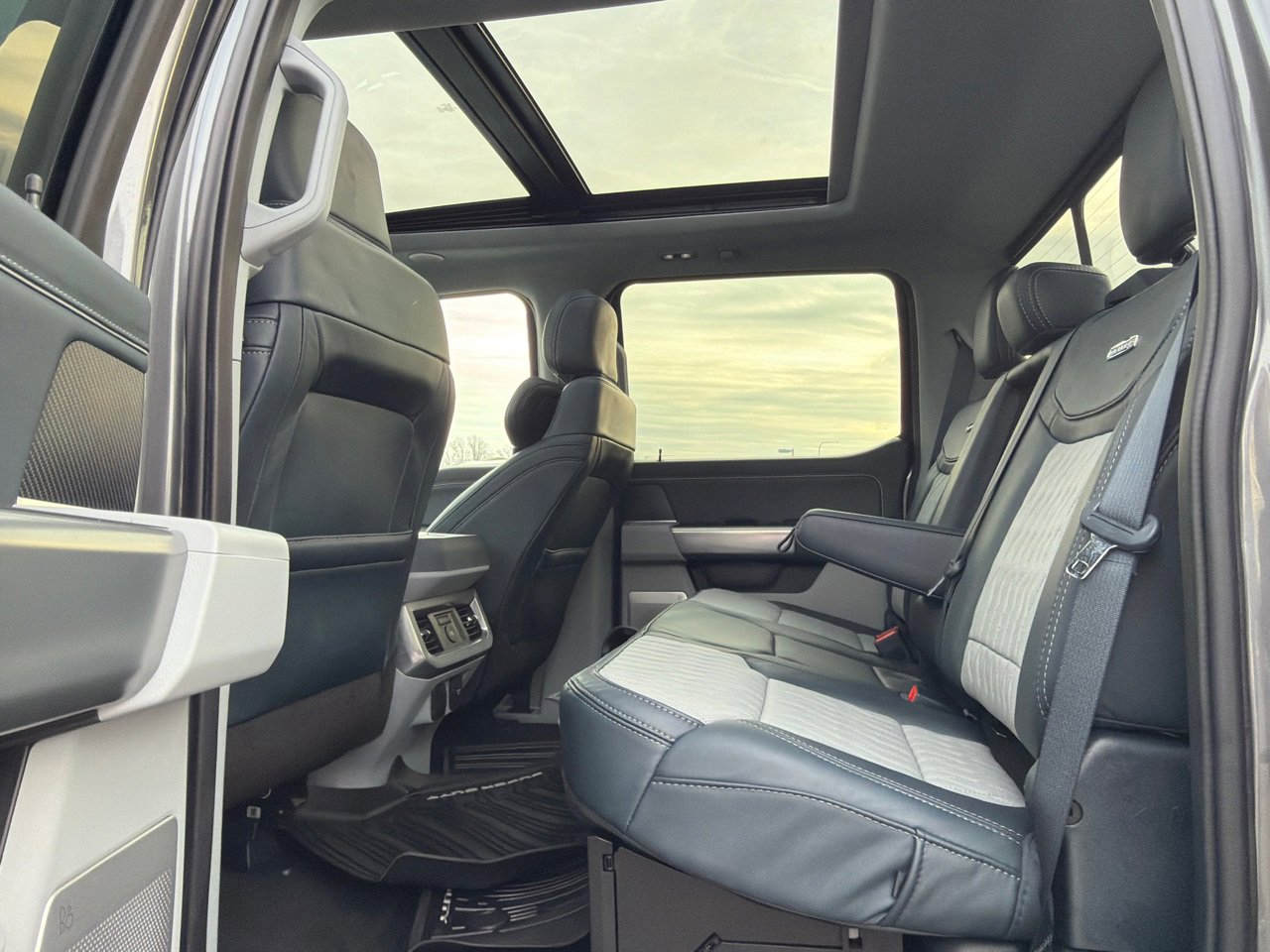 Used 2024 Ford F250 Limited w/ FX4 Off-Road Package image 21