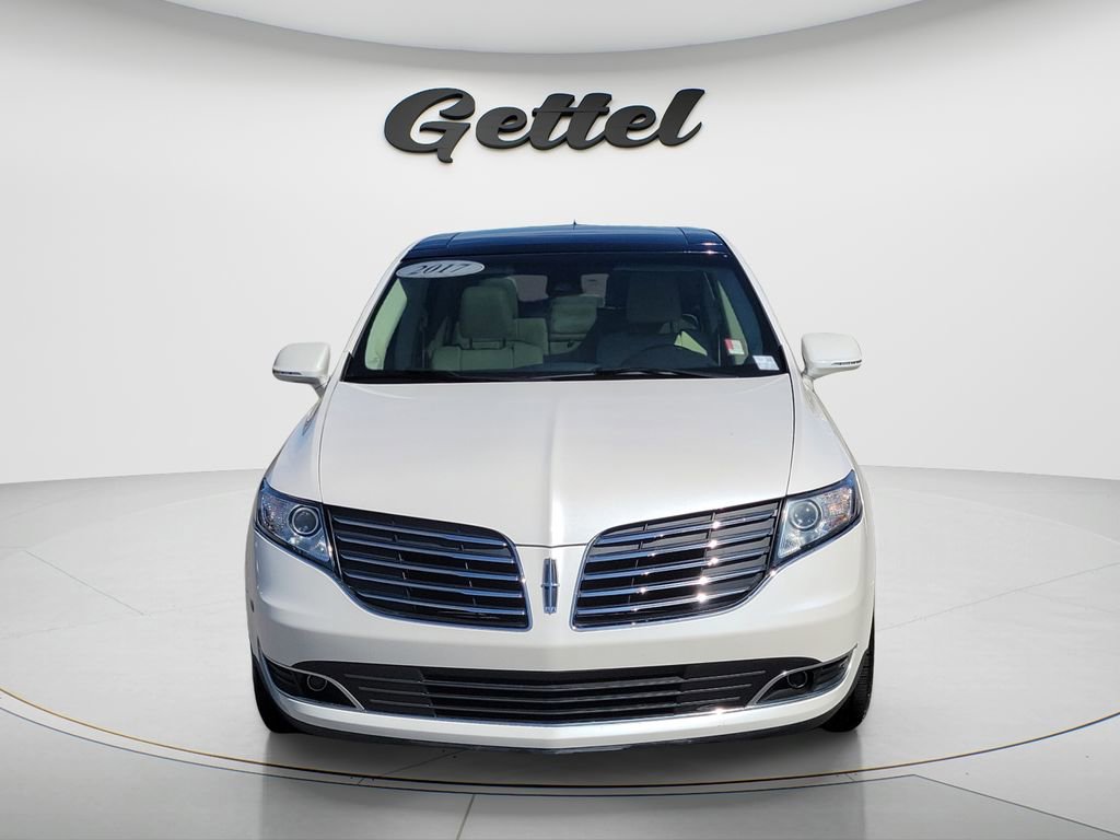 Used 2017 Lincoln MKT FWD image 8