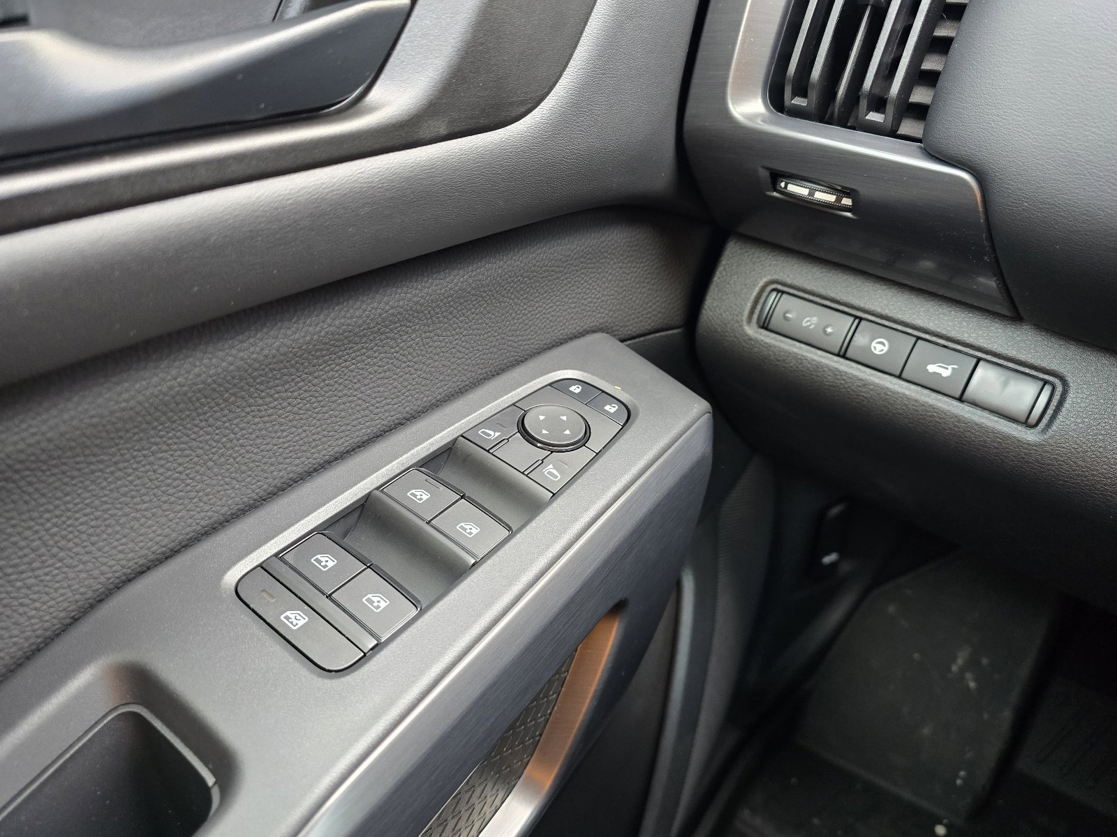 New 2026 Nissan Pathfinder Rock Creek image 23