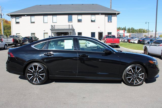 Used 2023 Honda Accord Touring image 6