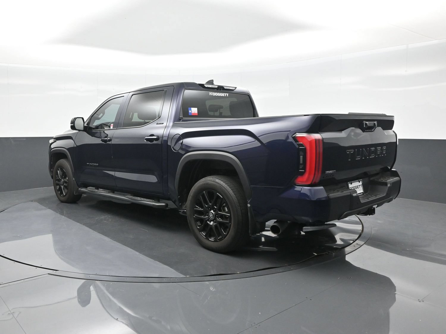 Used 2025 Toyota Tundra Limited AWD/4WD image 8