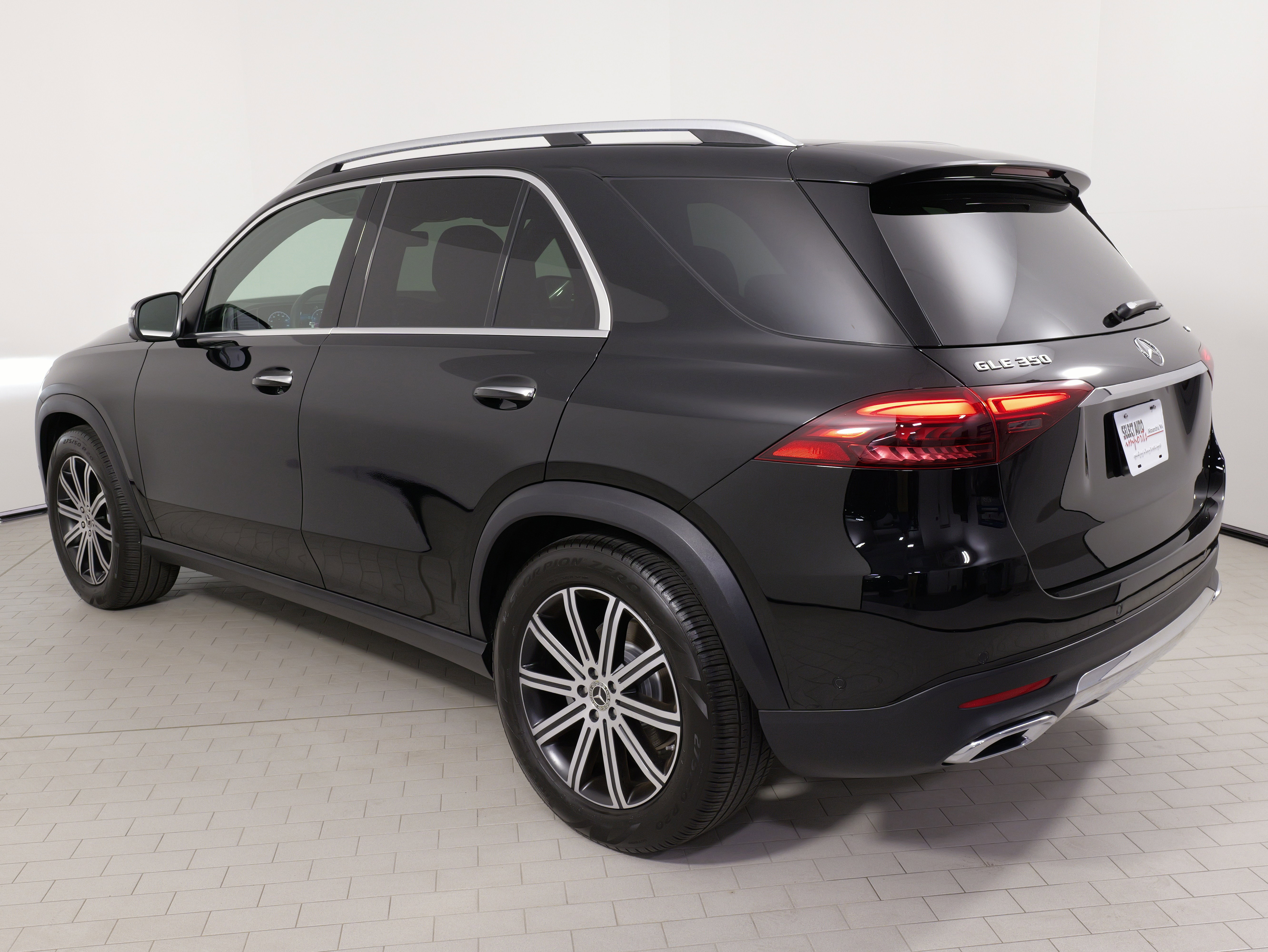 Used 2024 Mercedes-Benz GLE 350 4MATIC image 17