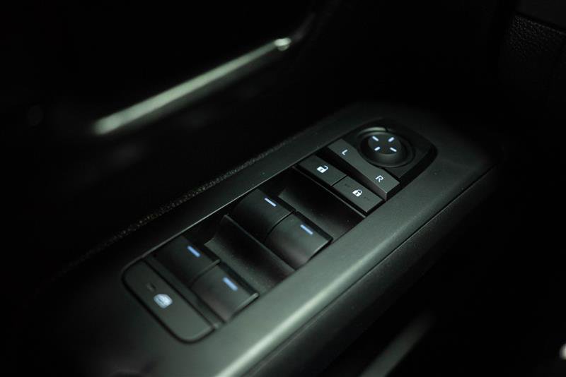 Used 2025 Toyota Tacoma SR5 AWD/4WD image 25