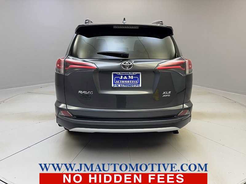 Used 2018 Toyota RAV4 XLE image 4