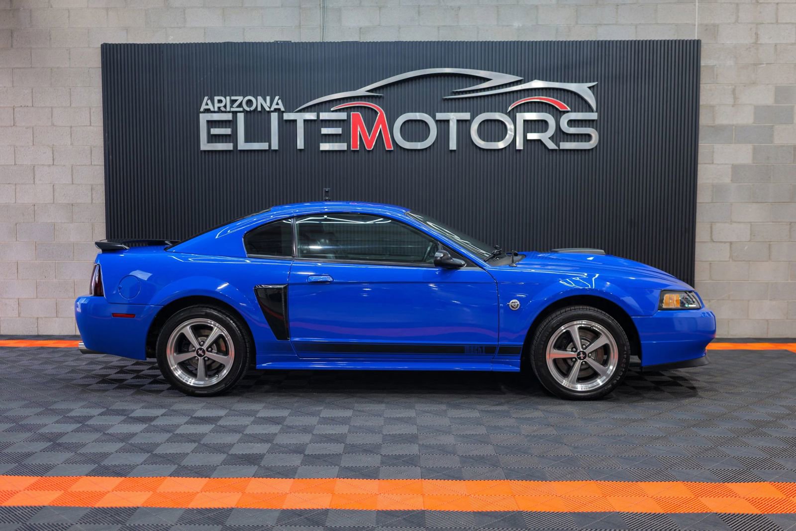 Used 2004 Ford Mustang Mach 1 RWD image 10