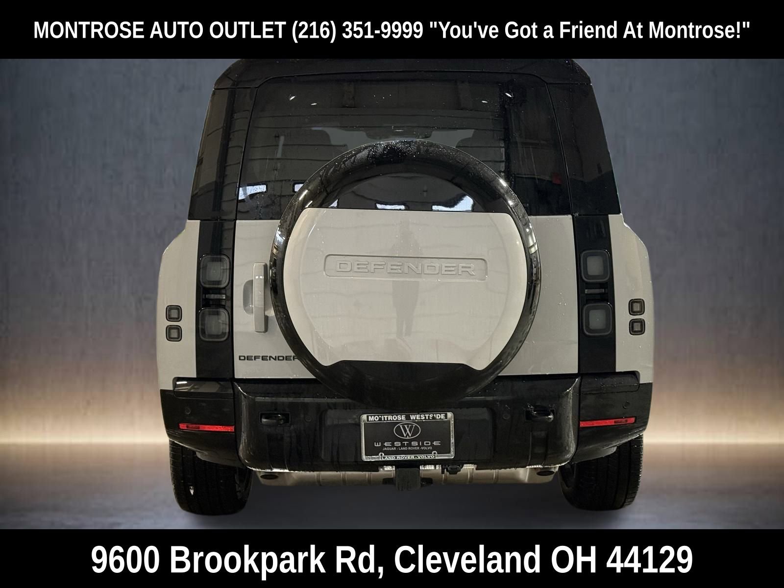 New 2026 Land Rover Defender 130 X-Dynamic SE image 4