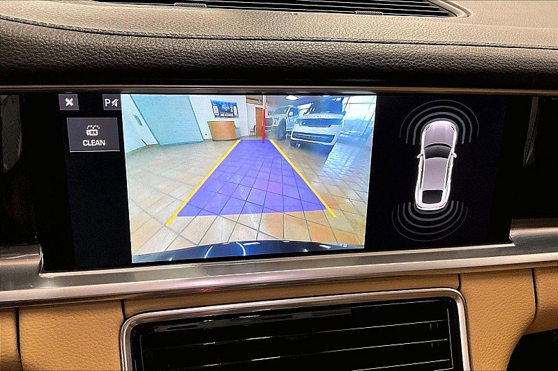 Used 2019 Porsche Panamera w/ Premium Package image 22