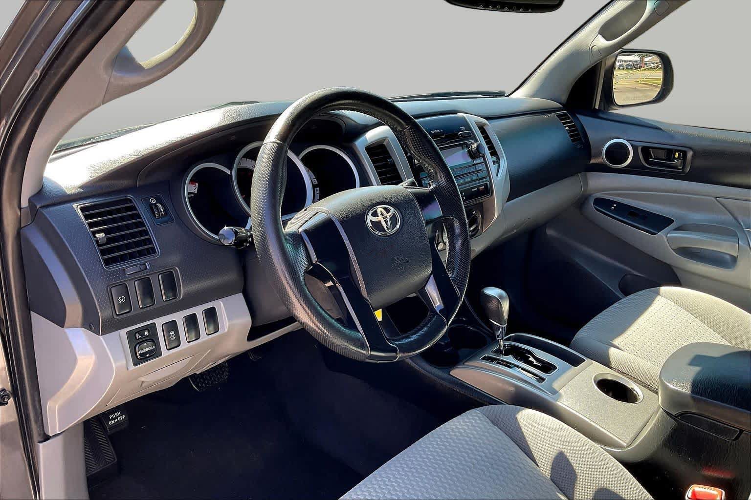 Used 2012 Toyota Tacoma PreRunner w/ SR5 Pkg RWD image 16