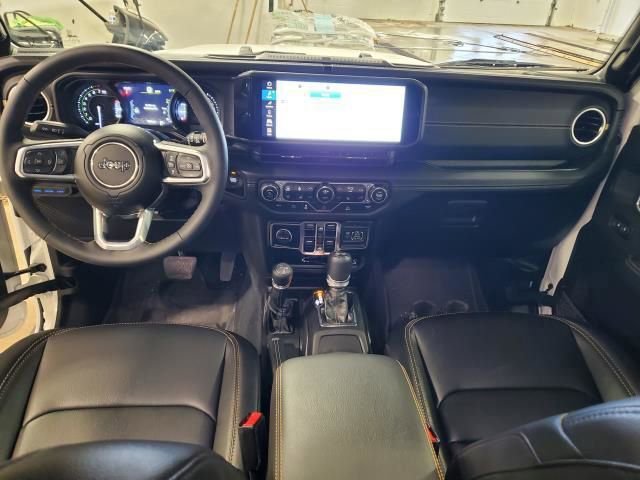 Used 2024 Jeep Wrangler Unlimited Sahara image 13