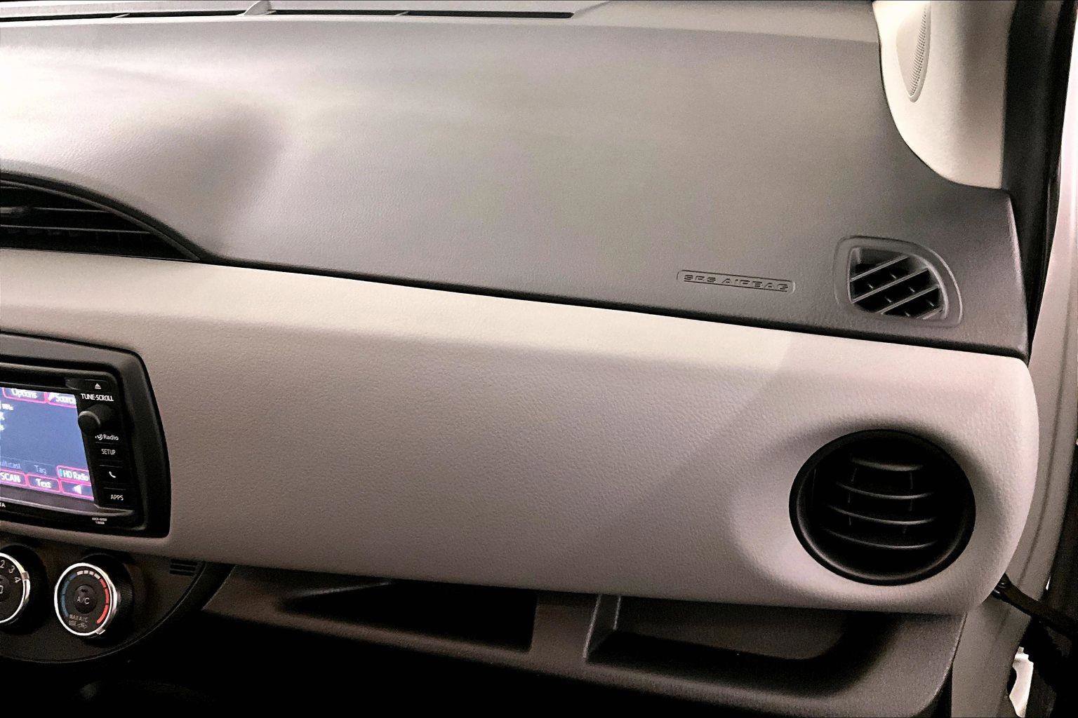 Used 2016 Toyota Yaris LE image 15