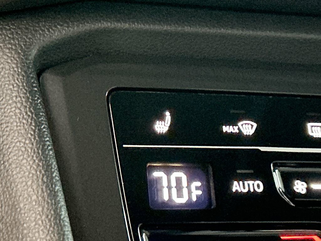 Certified 2024 Volkswagen Tiguan SE R-Line image 30