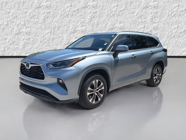 Used 2021 Toyota Highlander XLE FWD image 7