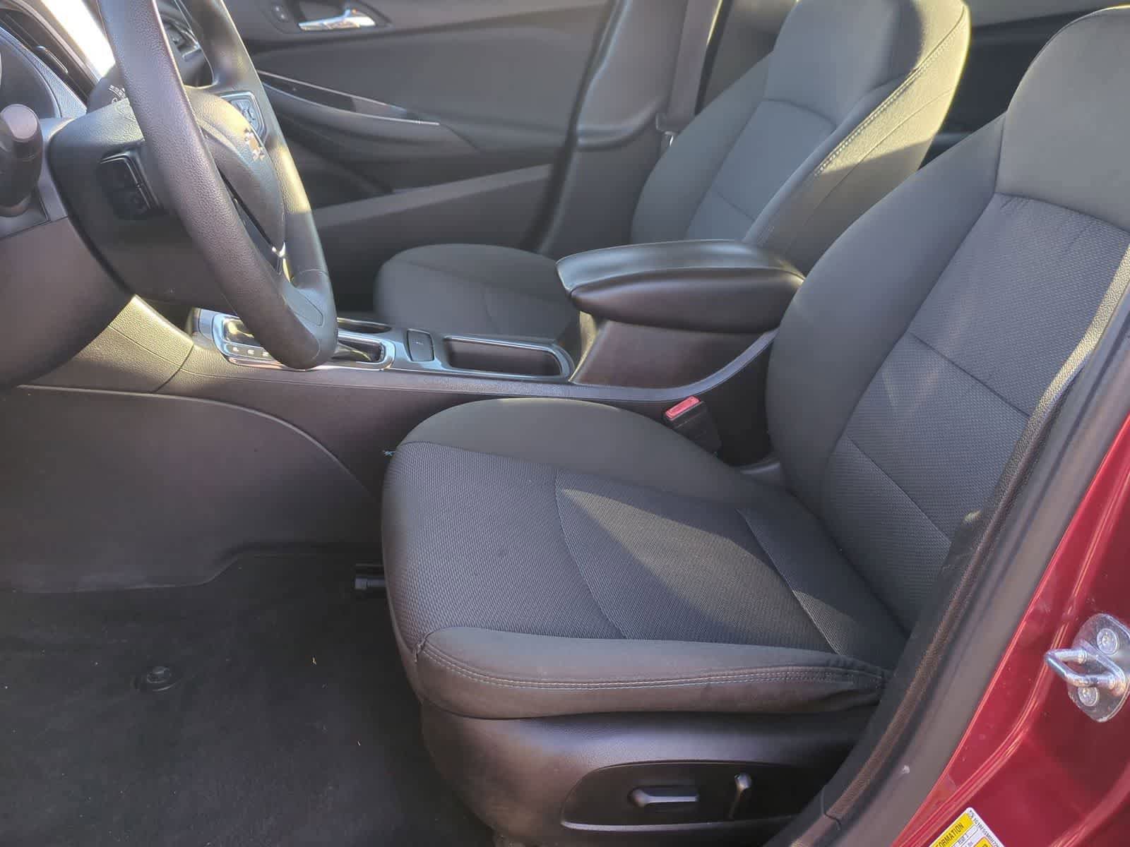 Used 2017 Chevrolet Cruze LT w/ Sun And Sound Package FWD image 15