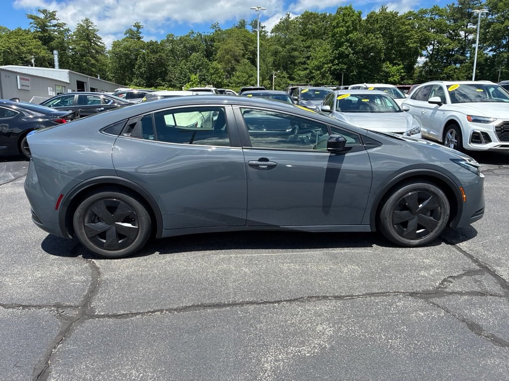 Used 2024 Toyota Prius LE FWD image 8
