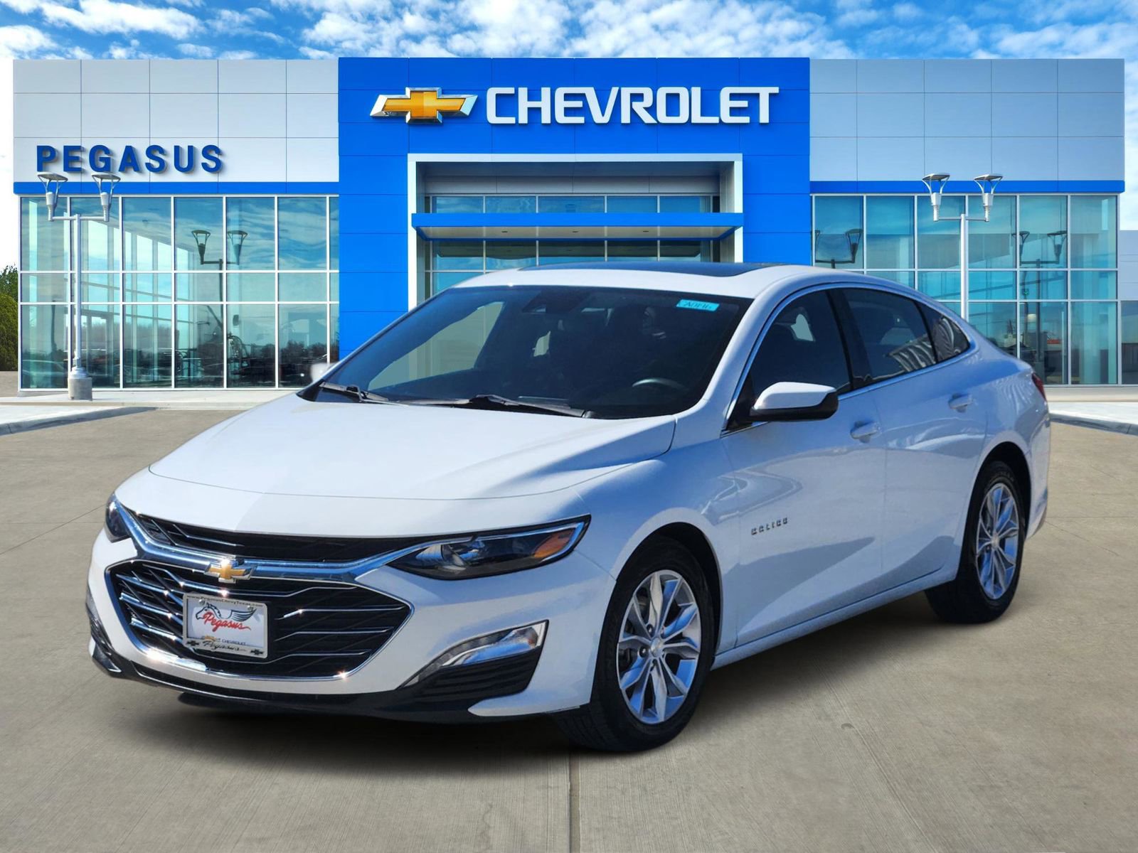 Used 2023 Chevrolet Malibu LT image 2