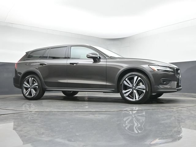 Used 2025 Volvo V60 B5 Cross Country Plus AWD/4WD image 31