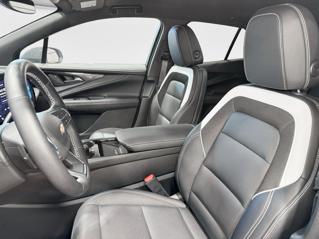 Used 2025 Chevrolet Blazer EV LT AWD/4WD image 19