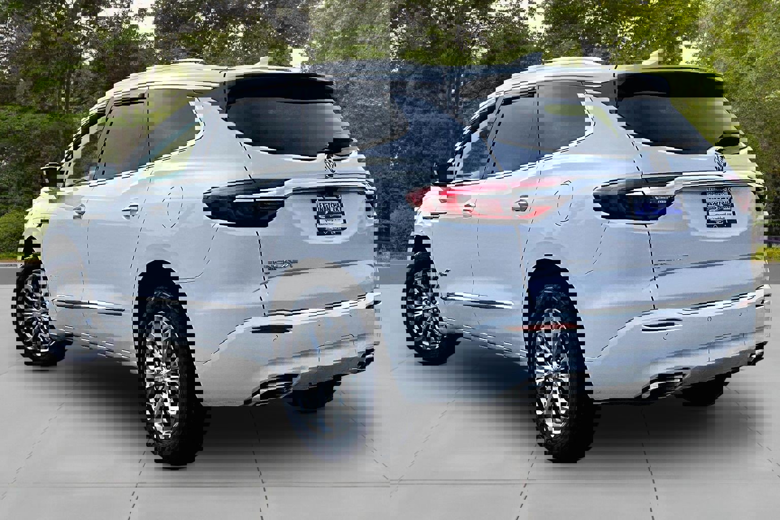 Used 2021 Buick Enclave Avenir w/ Avenir Technology Package image 4