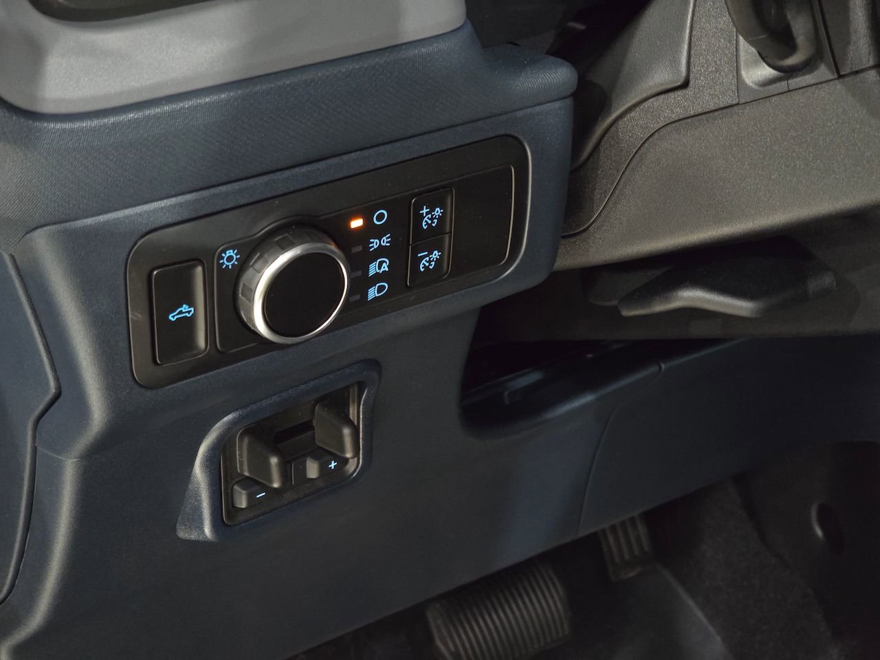 New 2025 Ford Maverick XLT w/ XLT Luxury Package image 16