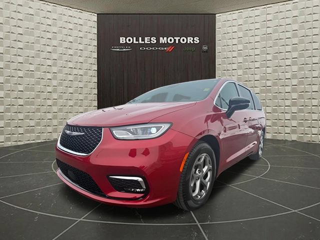 Certified 2024 Chrysler Pacifica Limited FWD image 7