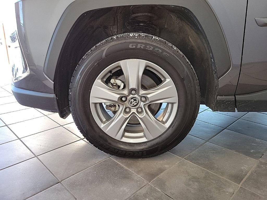 Used 2024 Toyota RAV4 LE AWD/4WD image 15