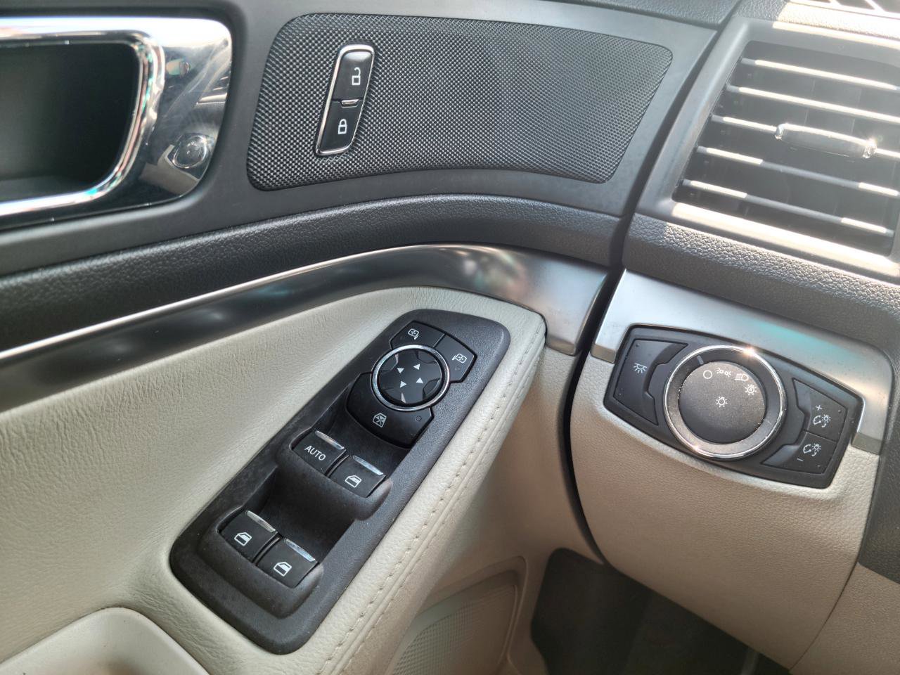 Used 2014 Ford Explorer FWD image 12