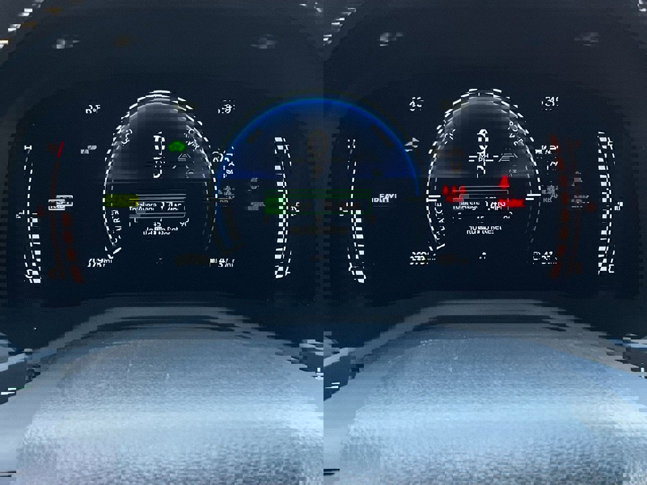 Used 2025 Toyota Camry SE image 21