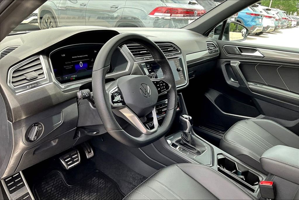 Certified 2023 Volkswagen Tiguan SE R-Line image 14