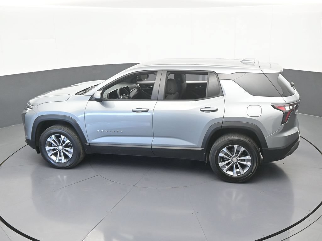 Used 2026 Chevrolet Equinox LT FWD image 44