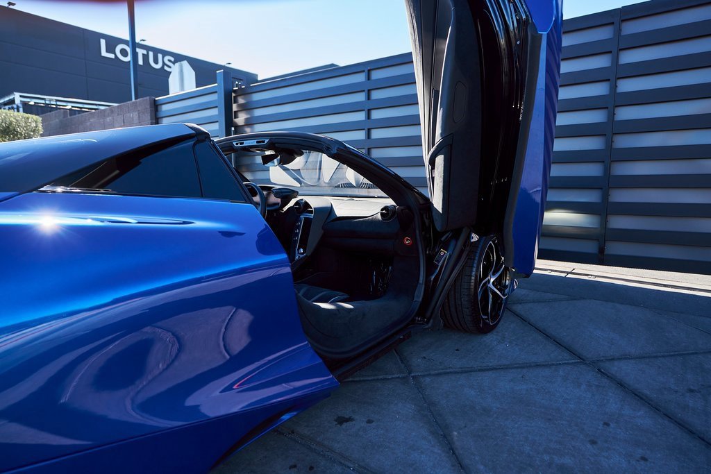 Used 2024 McLaren 750S Spider image 29