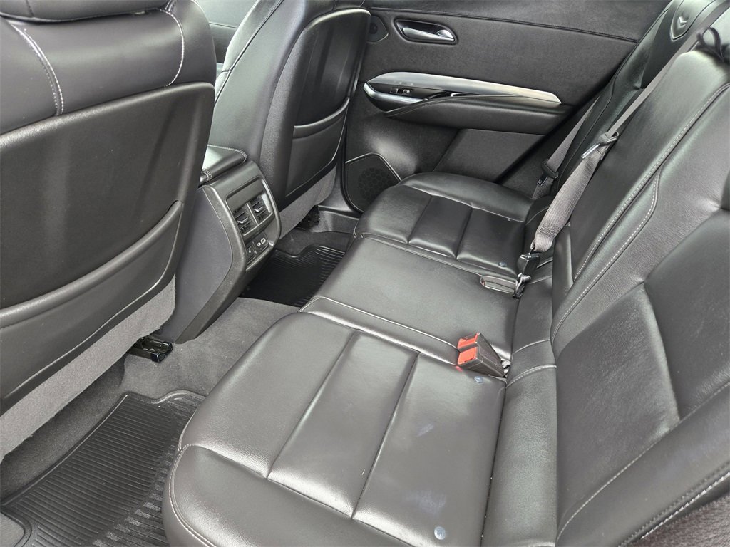 Used 2021 Cadillac XT4 Premium Luxury w/ Cold Weather Package image 18