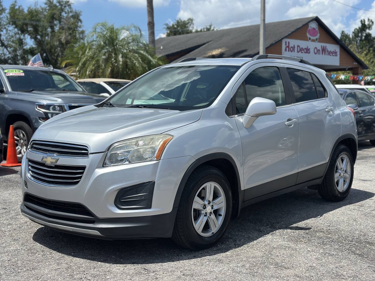 Used 2015 Chevrolet Trax LT w/ LT Plus Package FWD image 2