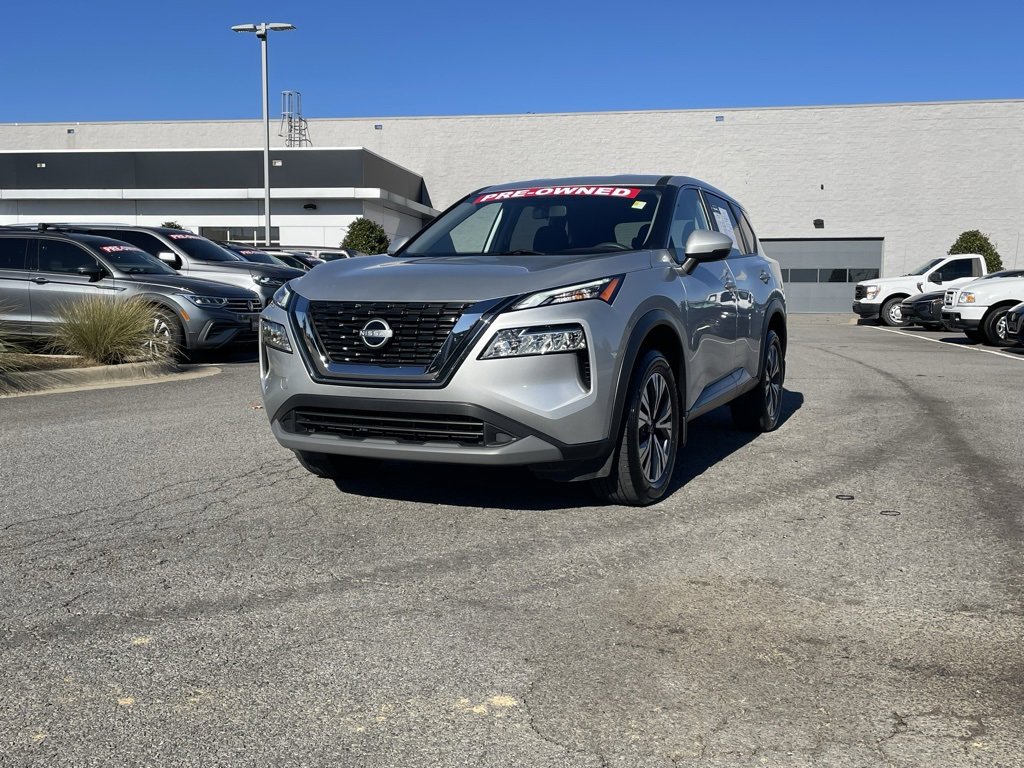 Used 2023 Nissan Rogue SV image 3