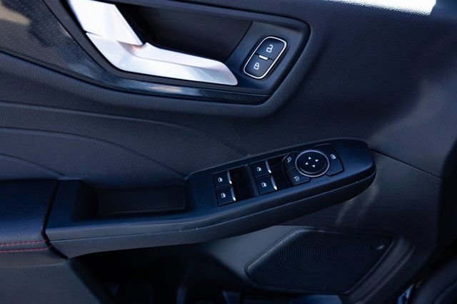 Used 2025 Ford Escape ST-Line image 21