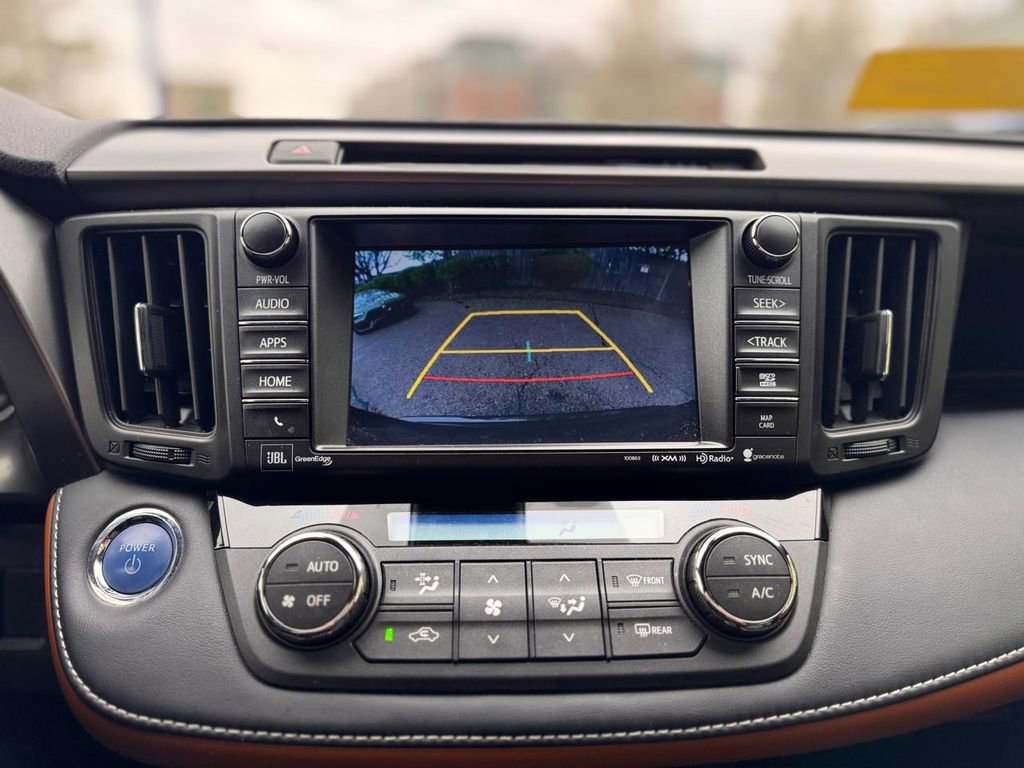Used 2018 Toyota RAV4 SE AWD/4WD image 16
