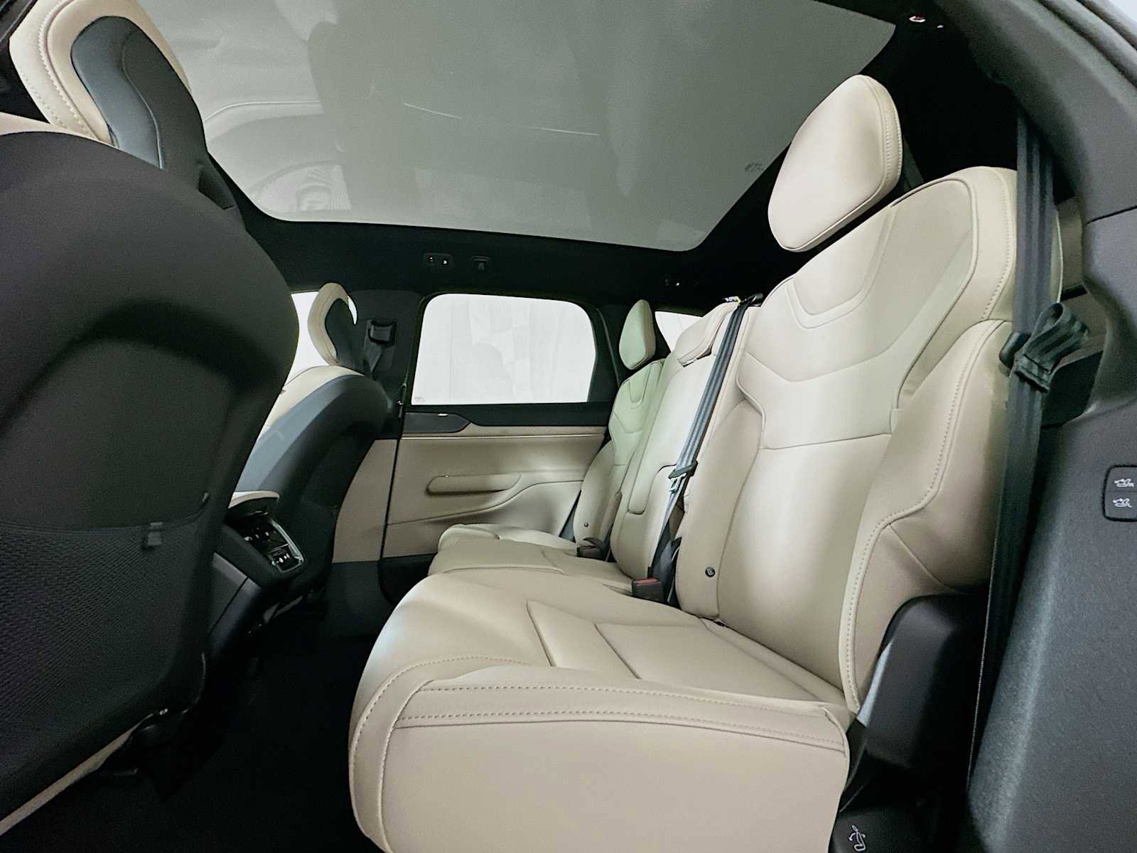 New 2026 Volvo EX90 Plus image 22