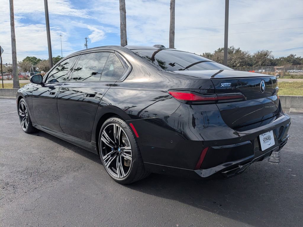 Used 2025 BMW 760i xDrive w/ Executive Package image 6