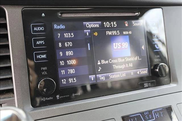 Used 2016 Toyota Sienna XLE w/ XLE Navigation Package image 17