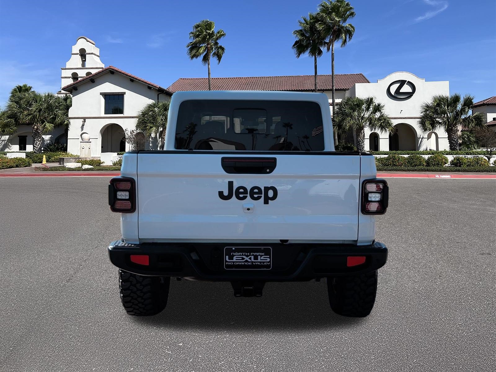 Used 2024 Jeep Gladiator Sport AWD/4WD image 3